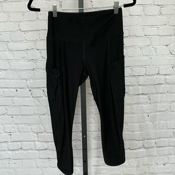 Vogo Athletica Cropped Leggings w/ Zip Pocket - Picture 1 of 3
